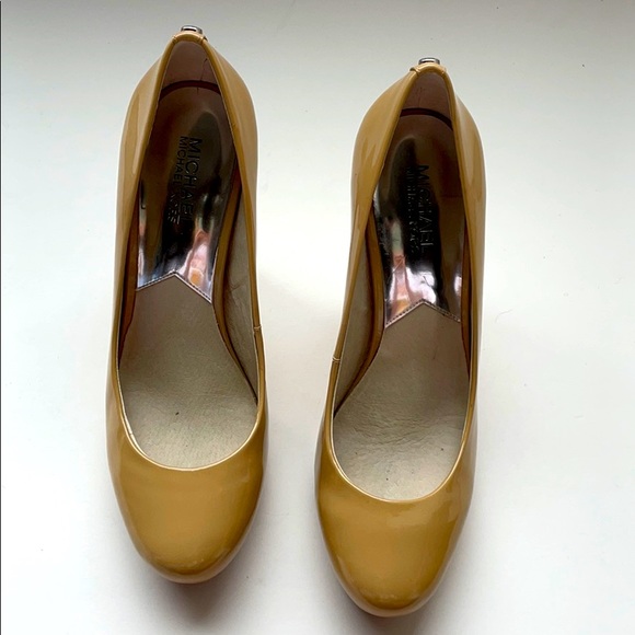 Nude Michael Kors Heels - Picture 3 of 6